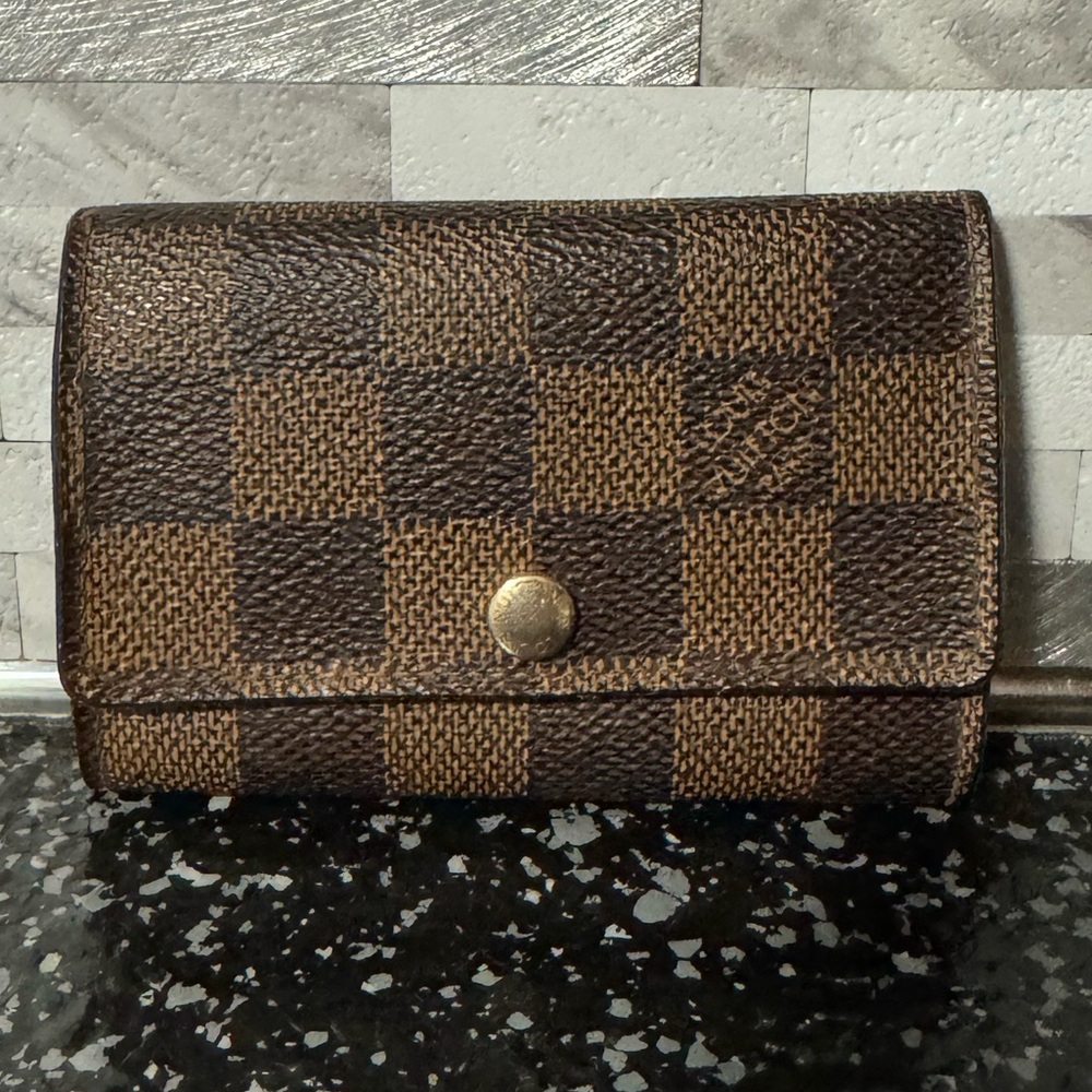 Louis Vuitton Demier 6 Key Holder